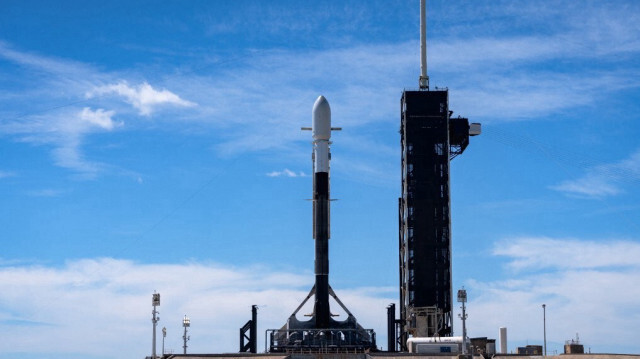 Le deuxième satellite espion de la Corée du Sud fabriqué au pays a été mis en orbite avec succès, a déclaré le ministère de la Défense de Séoul le 8 avril 2024, après avoir été lancé à partir d'un centre spatial américain sur une fusée SpaceX Falcon 9.