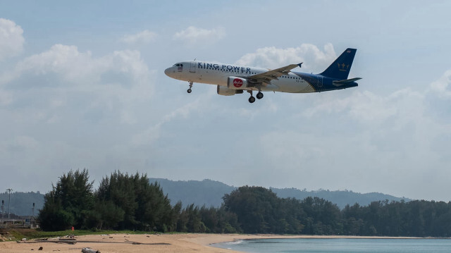 La junte birmane a demandé des vols "spéciaux" pour rapatrier des Birmans en Thaïlande après des combats en Birmanie, a annoncé le ministère thaïlandais des Affaires étrangères.