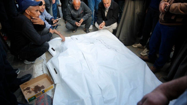 Les corps des Palestiniens tués lors d'une attaque israélienne dans la Bande de Gaza, le 09 avril 2024.