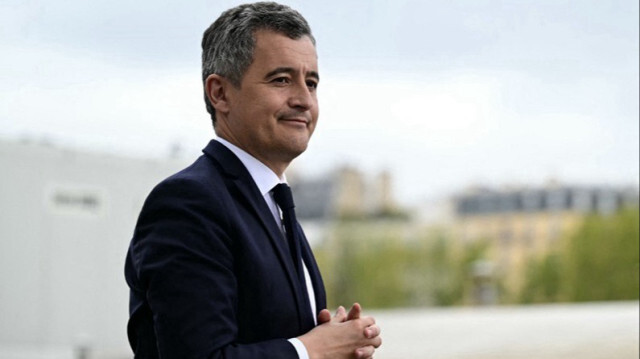 Le ministre français de l'Intérieur, Gérald Darmanin, s'adresse à la presse lors d'une visite consacrée aux mesures de sécurité avant la cérémonie d'ouverture des Jeux olympiques à Paris, le 09 avril 2024.