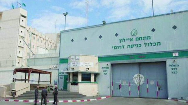 مركز حقوقي إسرائيلي: 9 آلاف و88 أسيرا فلسطينيا في سجون تل أبيب