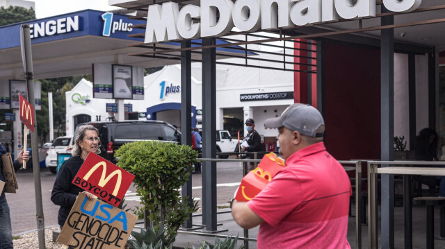 В марте финансовый директор "McDonald's" Иэн Борден предупредил о последовательном падении международных продаж в первом квартале под давлением конфликта на Ближнем Востоке
