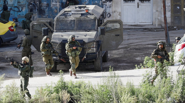 الضفة.. جيش الاحتلال الإسرائيلي يقتحم مدنا وبلدات ويعتقل فلسطينيين