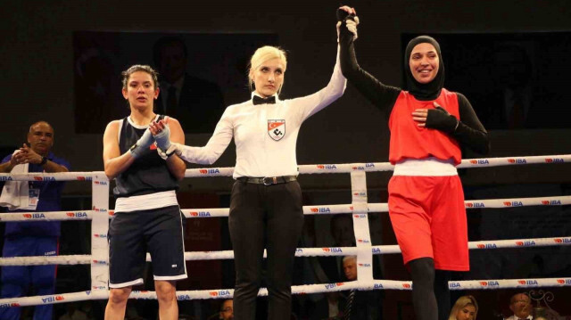Rabia Topuz (Sağda)