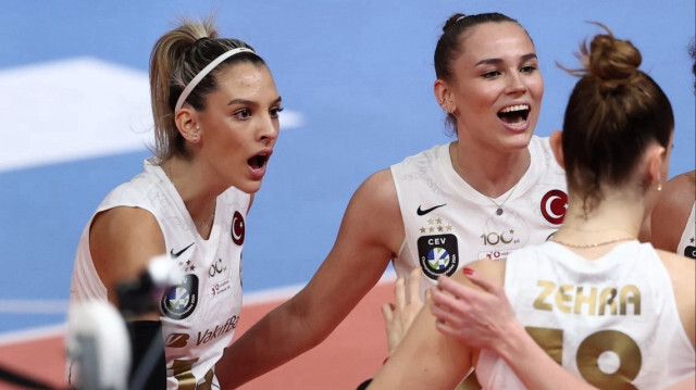 Türk vatadaşlığına geçen Carutasu, A Milli Kadın Voleybol Takımı'nda oynayacak.