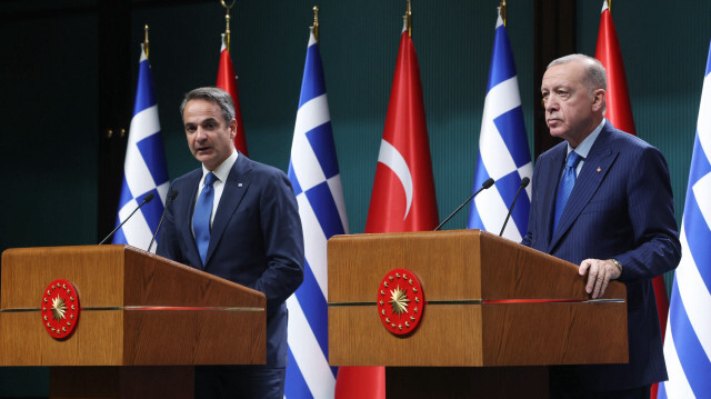 Le président turc, Recep Tayyip Erdogan, et le Premier ministre grec Kyriakos Mitsotakis, lors d'une conférence tenue le 13 mai 2024 à Istanbul, durant laquelle le président turc a rappelé que le Hamas n'était pas un mouvement terroriste.