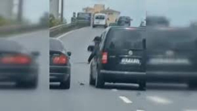 Trafikte tartıştığı kişiyi tehdit edip aracının aynasını kırdı