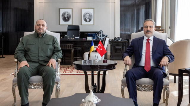 تركيا.. فيدان يلتقي وزير الدفاع الأوكراني