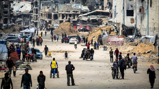 Des dizaines de milliers de civils continuent de fuir la ville de Rafah dans la Bande de Gaza, le 14 mai 2024.