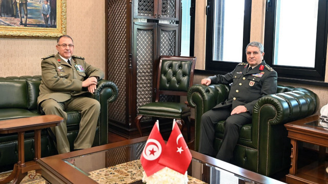 رئيس الأركان التركي يستقبل قائد القوات البرية التونسي
