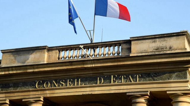 Une vue de l'entrée du Conseil d'État français, à Paris.