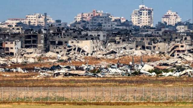 Des images de la frontière sud d'Israël avec la Bande de Gaza montrent des bâtiments détruits dans le territoire palestinien.