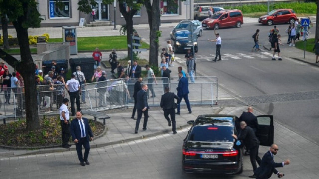 رئيس الوزراء السلوفاكي يتعرض لإطلاق نار 