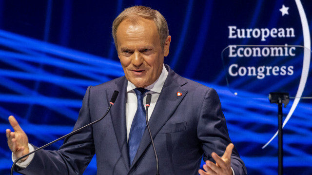 Le Premier ministre polonais Donald Tusk s'adressant aux participants lors de la séance d'ouverture du XVIe Congrès économique européen (CEE) à Katowice, en Pologne, le 7 mai 2024. Selon les organisateurs, le congrès s'articule autour des branches critiques de l'économie, des orientations du développement social, ainsi que des tendances et des événements susceptibles de façonner l'avenir.