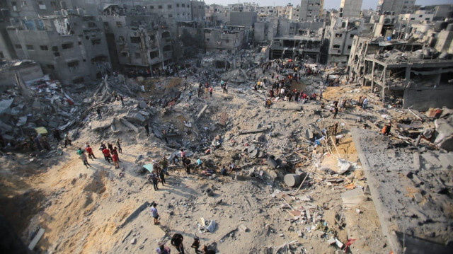الدفاع المدني بغزة: إسرائيل دمرت 300 منزل في جباليا 