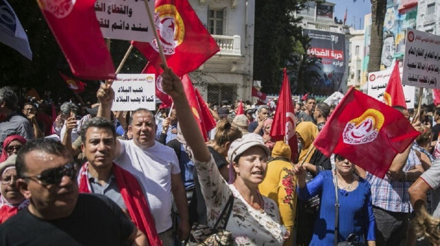 أنصار الرئيس يتظاهرون رفضا لـ"التدخل الأجنبي" بشؤون تونس