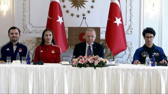 Cumhurbaşkanı Erdoğan gençlerle buluştu