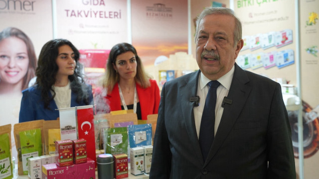 Bezmi Alem Üniversitesi Mütevelli Heyet Başkanı Osman Develioğlu açıklama yaptı.
