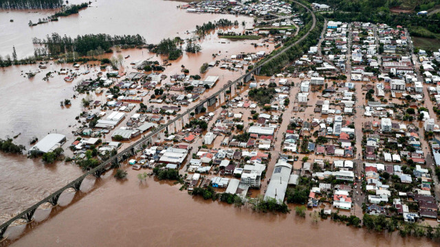 Brezilya'daki sel felaketi! Yoğun yağışlar sonrası köprüler çöktü: 10 kişi hayatını kaybetti 21 kişi kayboldu
