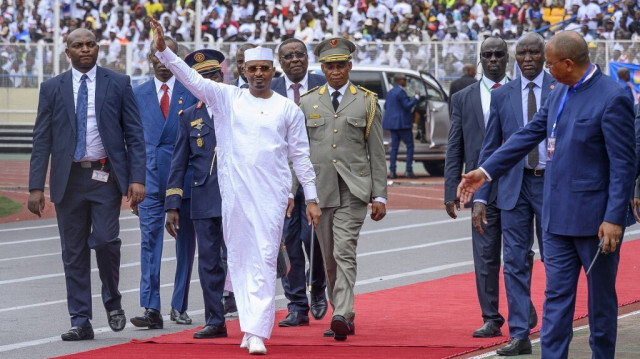 Le président de transition du Tchad, Mahamat Idriss Deby, arrive à la cérémonie d'investiture du président de la République démocratique du Congo au Stade des Martyrs à Kinshasa, le 20 janvier 2024. 