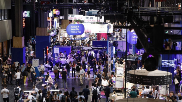 Les visiteurs se pressent dans les allées du salon Vivatech des startups et de l'innovation technologique à Paris, le 15 juin 2023.