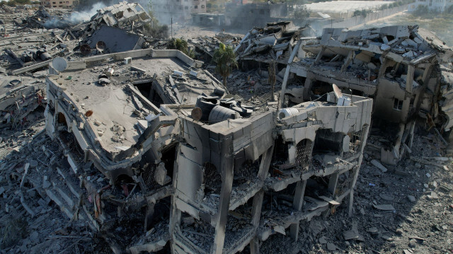 قصف إسرائيلي يستهدف مستشفى شمال غزة وقتلى بأنحاء القطاع