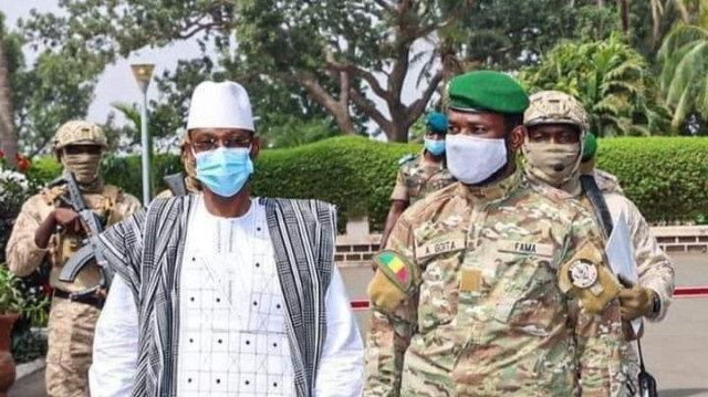 À gauche, le président de la transition au Mali et chef de l'État, le Colonel Assimi Goita, et à droite, le Premier ministre de la transition, Chogel Kokela Maiga.