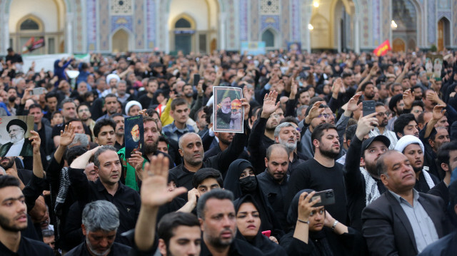 دفن جثمان الرئيس الإيراني الراحل في مشهد