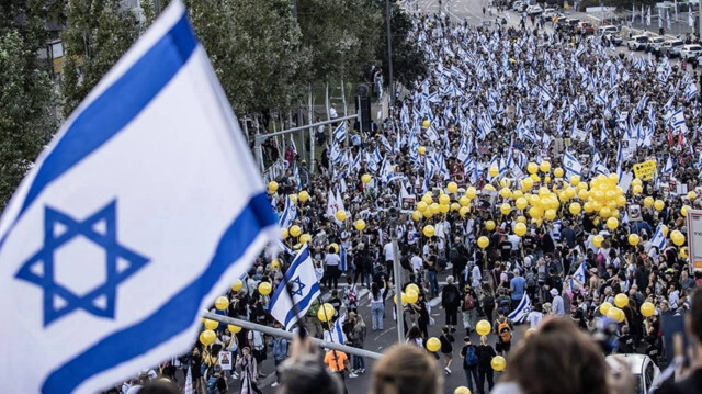 Yüzlerce İsrailli Netanyahu'yu protesto için Kudüs'teki başbakanlık ofisi önünde gösteri düzenledi