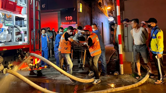 فيتنام.. مقتل 14 شخصا بحريق مبنى في هانوي