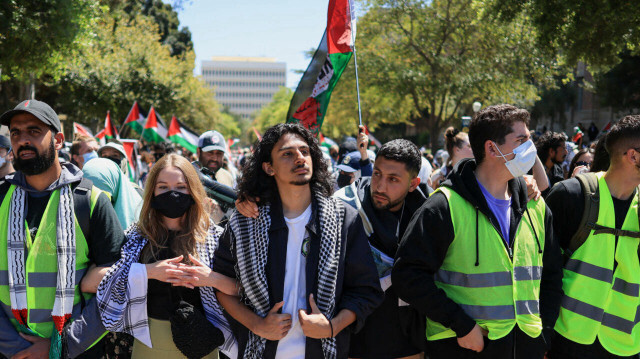 كاتب أمريكي: احتجاجات الجامعات تمنح بصيص أمل في التغيير
