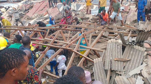 Nijerya'da namaz sırasında cami çöktü Ölü ve yaralılar var