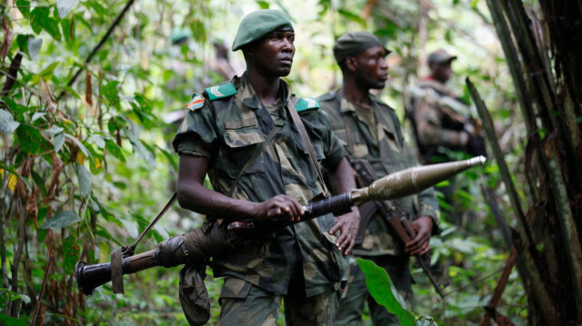 Depuis fin 2021, les armées des deux pays mènent des opérations conjointes contre les ADF dans le Nord-Kivu et la province voisine de l'Ituri, sans être parvenues jusqu'à présent à stopper les attaques meurtrières contre les civils.