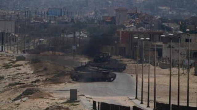 Des chars israéliens aperçus dans le centre de la ville de Rafah, à la lisière sud de la bande de Gaza, le 28 mai 2024.