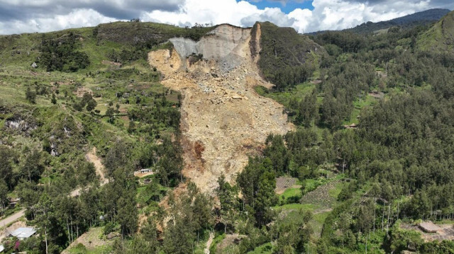 La zone affectée par un glissement de terrain dans le village de Yambali dans la région de Maip Mulitaka, dans la province d'Enga, en Papouasie-Nouvelle-Guinée, le 27 mai 2024.