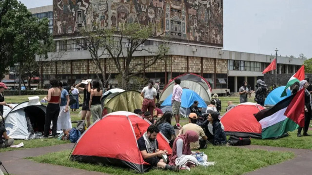 طلاب جامعة مكسيكية يقيمون مخيما للتضامن مع فلسطين