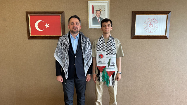 Gençlik ve Spor Bakanı Enes Eminoğlu ve milli sporcu Necmettin Erbakan Akyüz