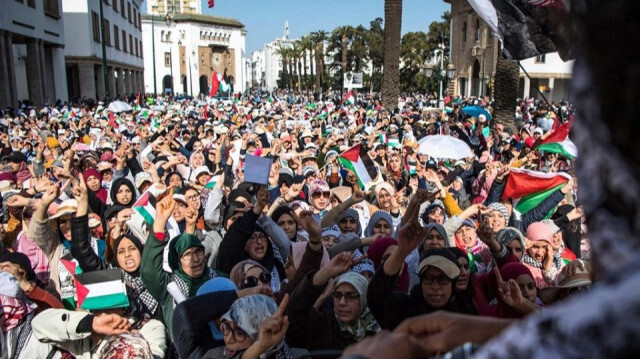 Des étudiants marocains se sont mobilisés dans la capitale Rabat en solidarité aux étudiants européens et américains qui soutiennent les Palestiniens de Gaza.