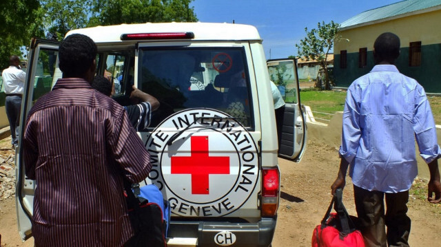 الصليب الأحمر الدولي يعلن مقتل اثنين من سائقيه في السودان
