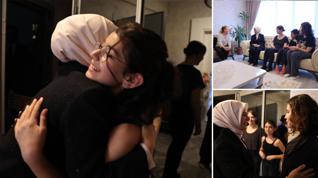 Şehit kızı Elif Naz Öztürk'ü, "Merhaba küçük Bakanım" diyerek selamlayan, ona sarılan Bakan Göktaş, ailenin evine konuk oldu.