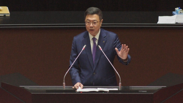 Le premier ministre taïwanais Cho Jung-tai, du Parti démocrate progressiste (DPP), prononce son premier discours de politique générale lors d'une session du Parlement à Taipei, le 31 mai 2024.