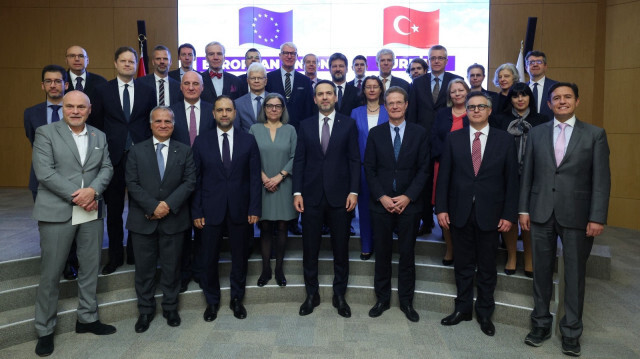 Görüşmede, Hazar bölgesindeki doğal gaz kaynaklarının Türkiye’ye ve Türkiye üzerinden Avrupa’ya ulaştırılması konusu gündeme geldi. 
