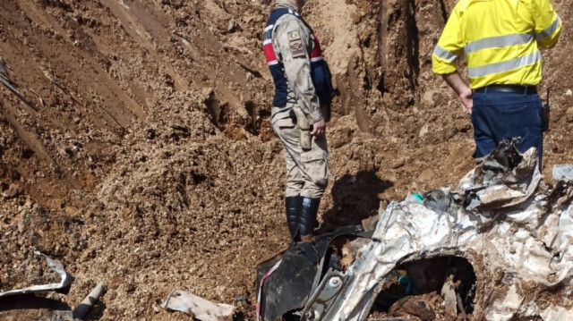 Heyelanda toprak altında kalan 9 işçiden ikisinin daha naaşına ulaşıldı.