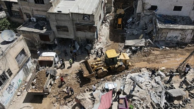انتشال جثمان فلسطيني ثان من منزل هدمه الاحتلال الإسرائيلي بطولكرم
