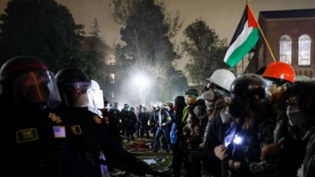 متظاهرون مناهضون هاجموا طلابا بمخيم مؤيد لفلسطين بجامعة كاليفورنيا