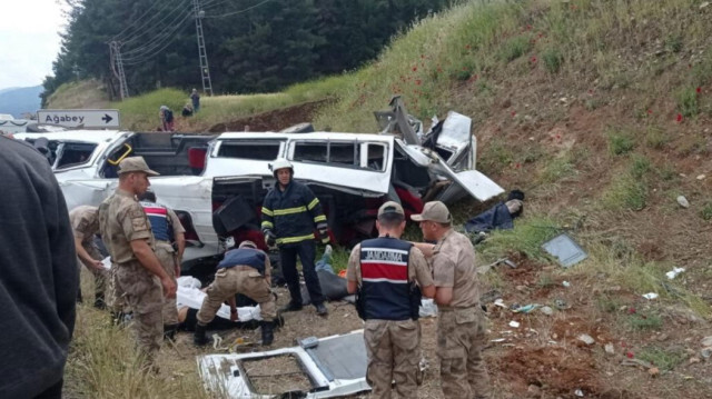 Gaziantep’te katliam gibi kaza: beton mikseri ile yolcu otobüsü çarpıştı! 8 kişi öldü çok sayıda yaralı var