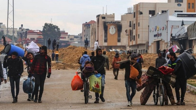 آلاف الفلسطينيين ينزحون من شرقي رفح إلى غربي قطاع غزة