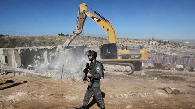الجيش الإسرائيلي يهدم منزلا فلسطينيا جنوب الضفة الغربية