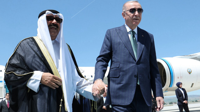 Cumhurbaşkanı Erdoğan, Kuveyt Emiri Şeyh Sabah Al Ahmed Al Jaber Al Sabah'ı, Esenboğa Havalimanı'nda karşıladı.