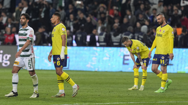 Les joueurs de Fenerbahçe durant la rencontre entre leur club et Konyaspor, comptant pour la 35e journée du championnat turc de première division de football, à Konya, le 6 mai 2024.